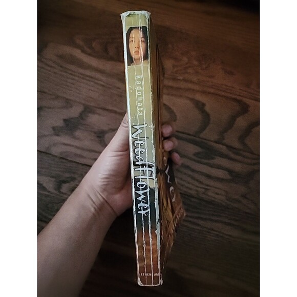 Weedflower by Cynthia Kadohata (2009, Trade Paperback) - Picture 2 of 3